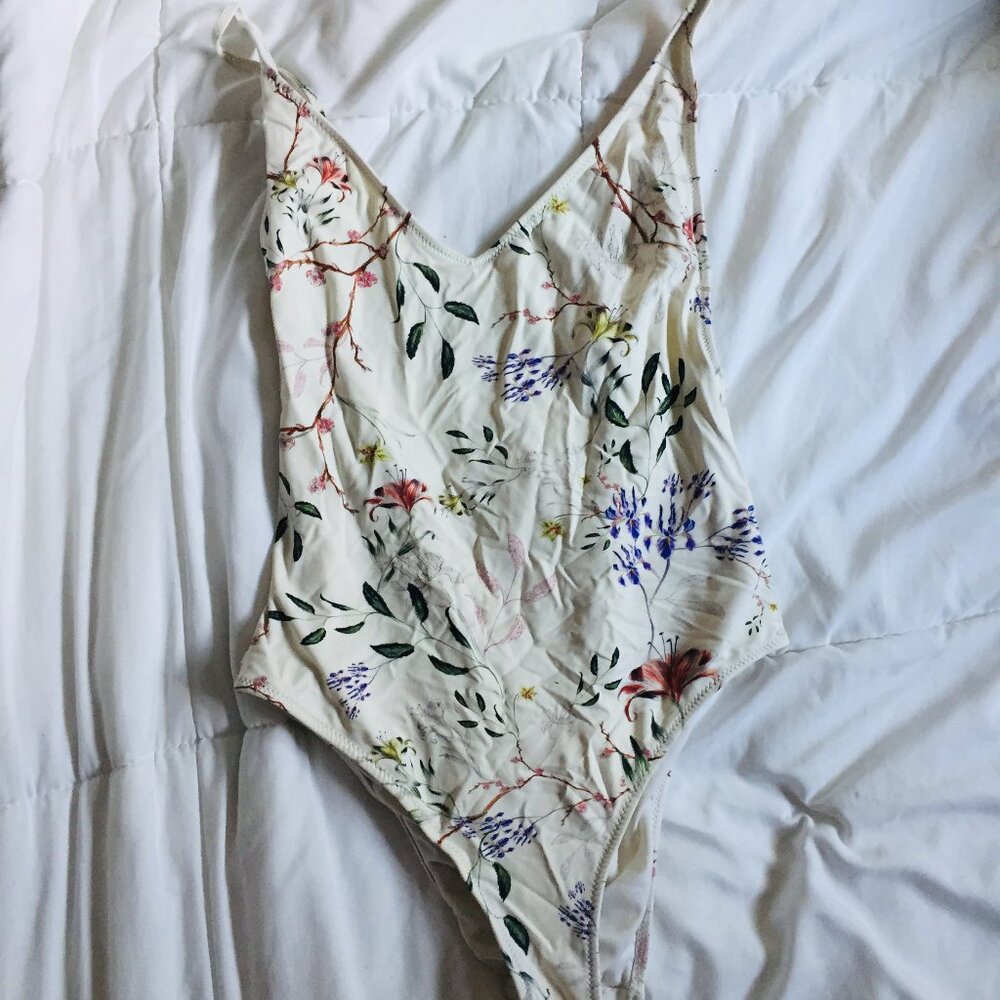 H&M One Piece Swimsuit Size 4